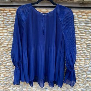 Ella Moss Cobalt Blue Nadja Blouse w/Bell Sleeves. Size Large. NWT.